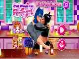 Play Catwoman Pregnant