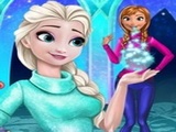 Play Disney Princess Playing Snowballs